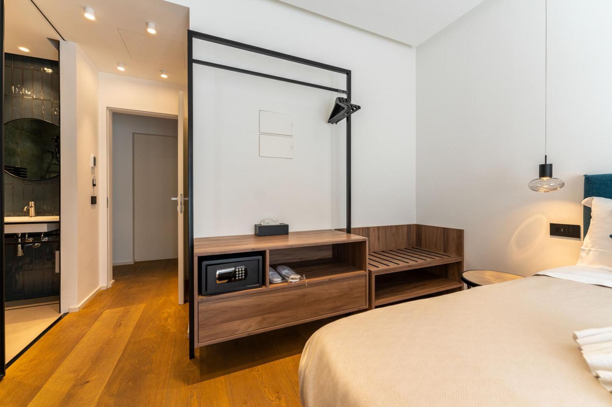 B&B Le Suites Di Costanza 切法卢 外观 照片