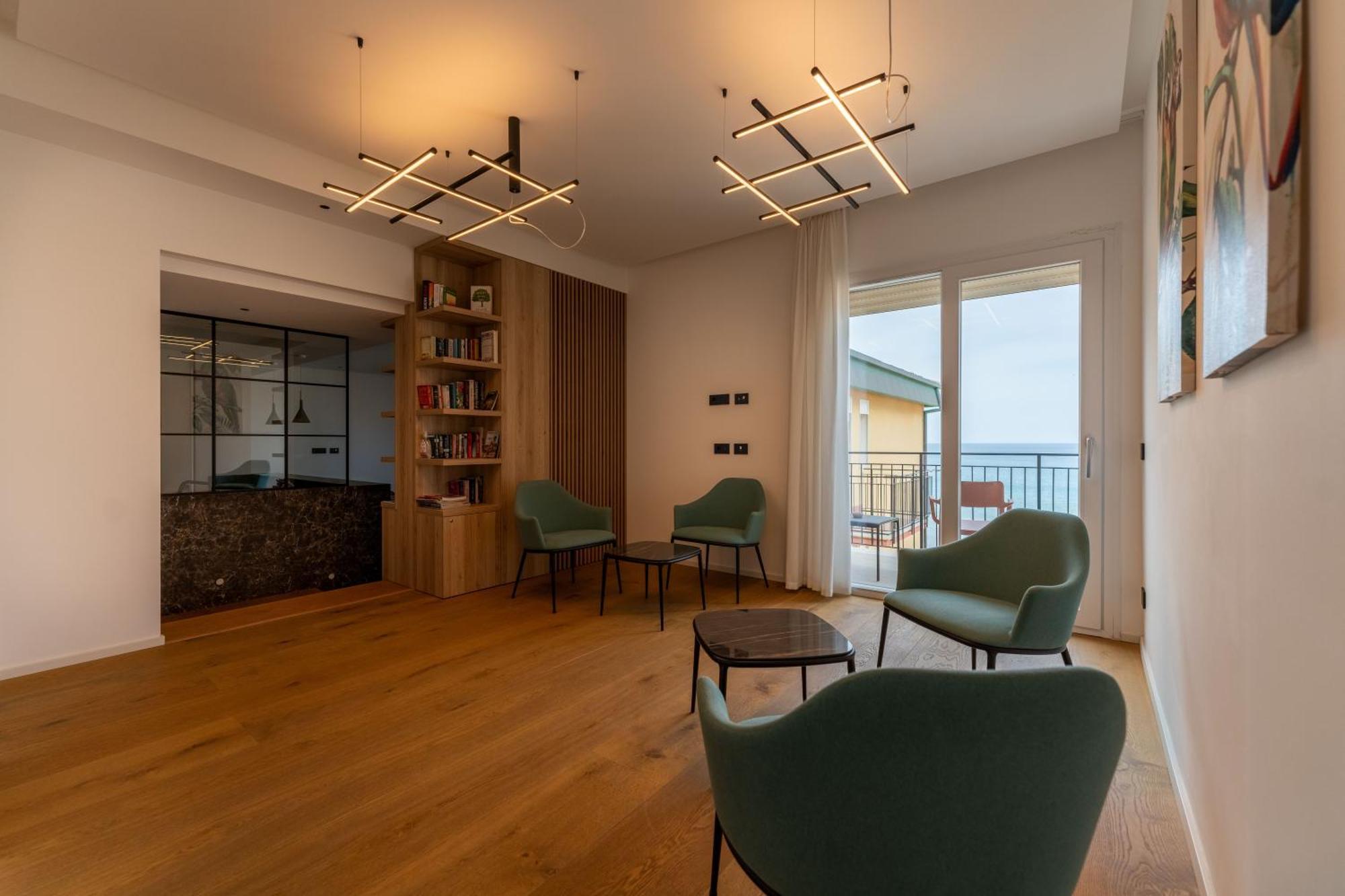 B&B Le Suites Di Costanza 切法卢 外观 照片