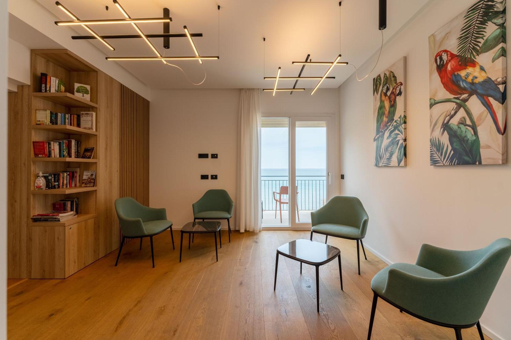 B&B Le Suites Di Costanza 切法卢 外观 照片