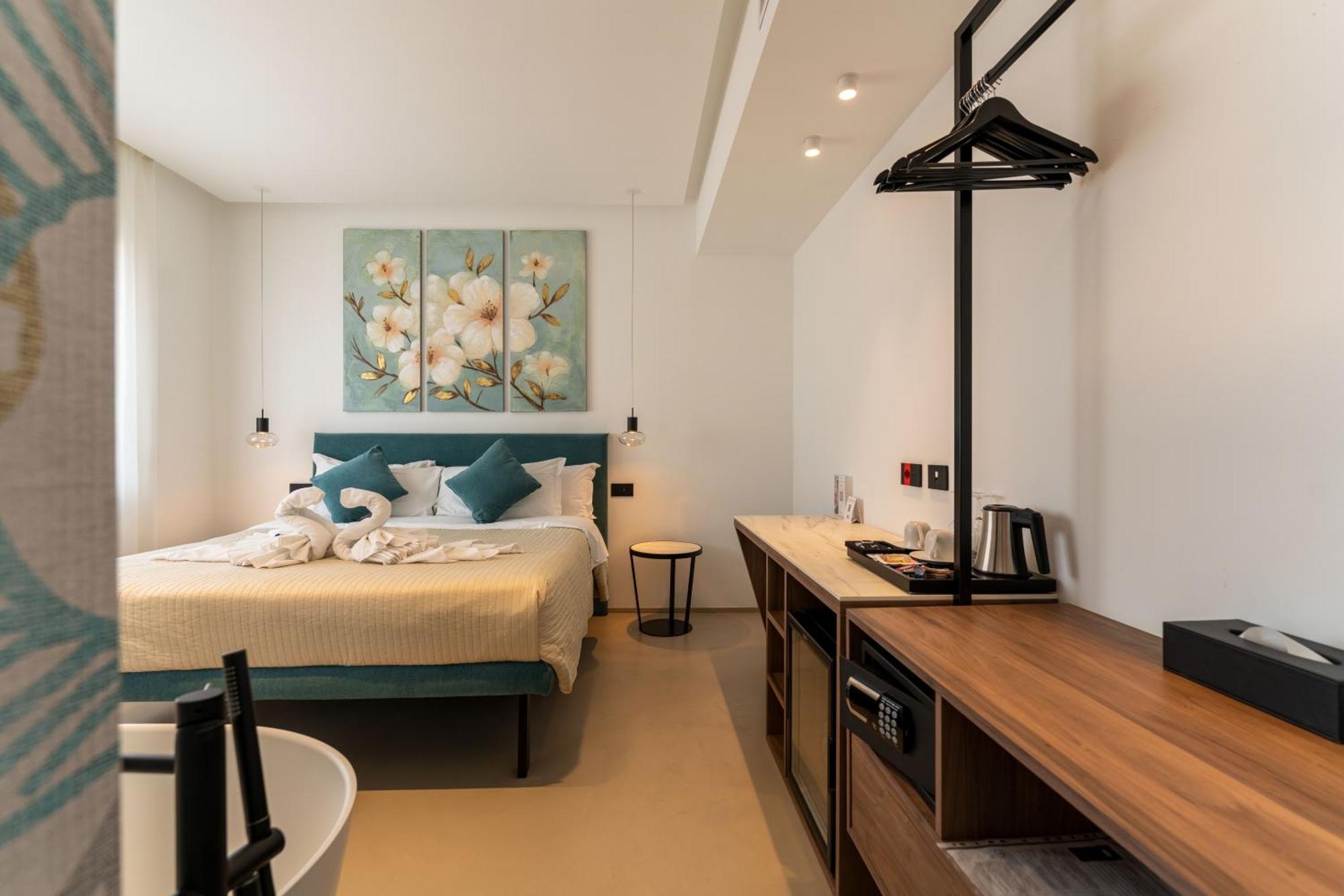 B&B Le Suites Di Costanza 切法卢 外观 照片